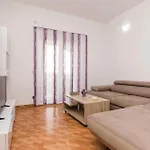 Cozy In Vakantiehuis Pakoštane