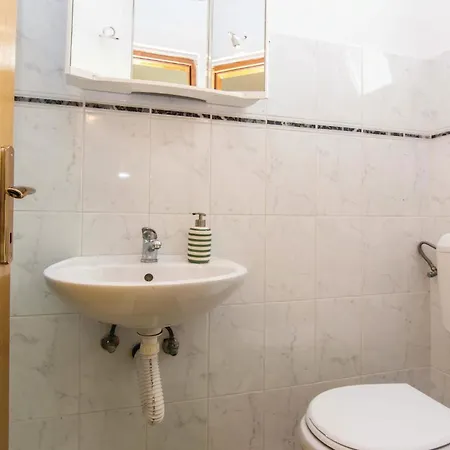 Vikendica Beautiful In With Jacuzzi Pakostane