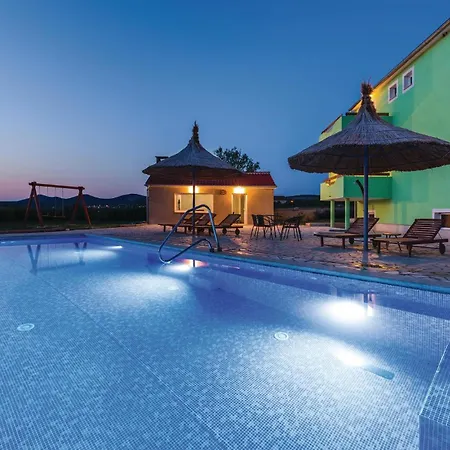 Beautiful In With Jacuzzi Holiday home Pakostane