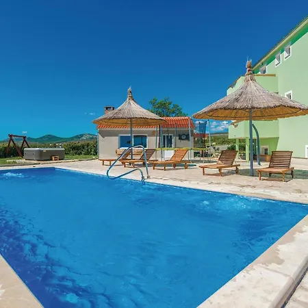 Holiday home Beautiful In With Jacuzzi Pakostane