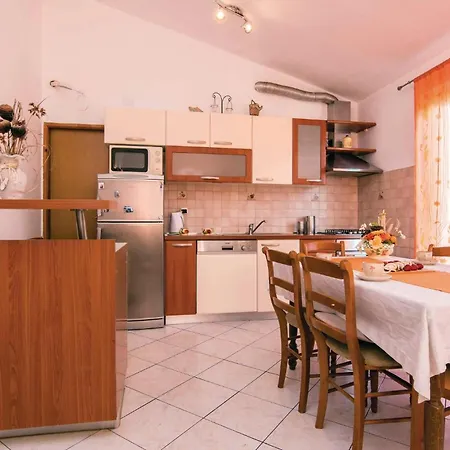 Beautiful In With Jacuzzi Holiday home *