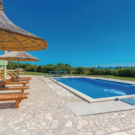 Vikendica Beautiful In With Jacuzzi *